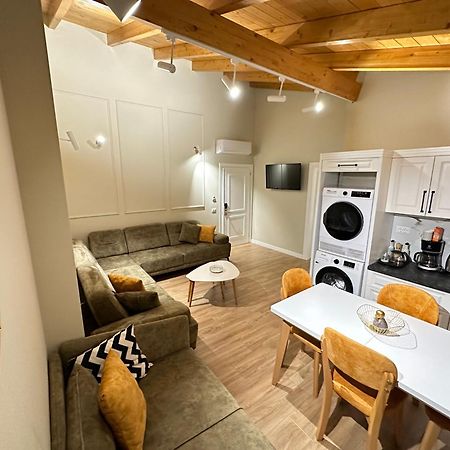 Arial Penthouse Suites Vlorë Exteriör bild