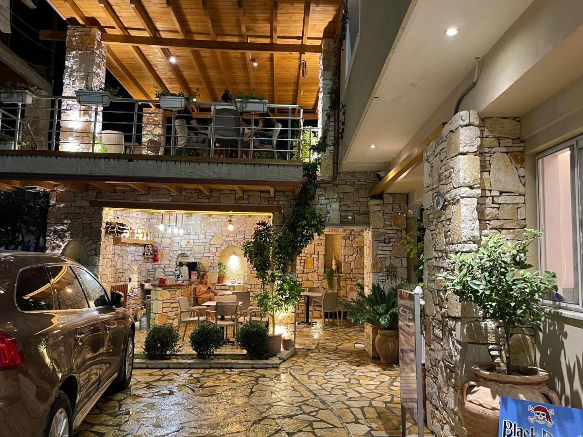Arial Penthouse Suites Vlorë Exteriör bild