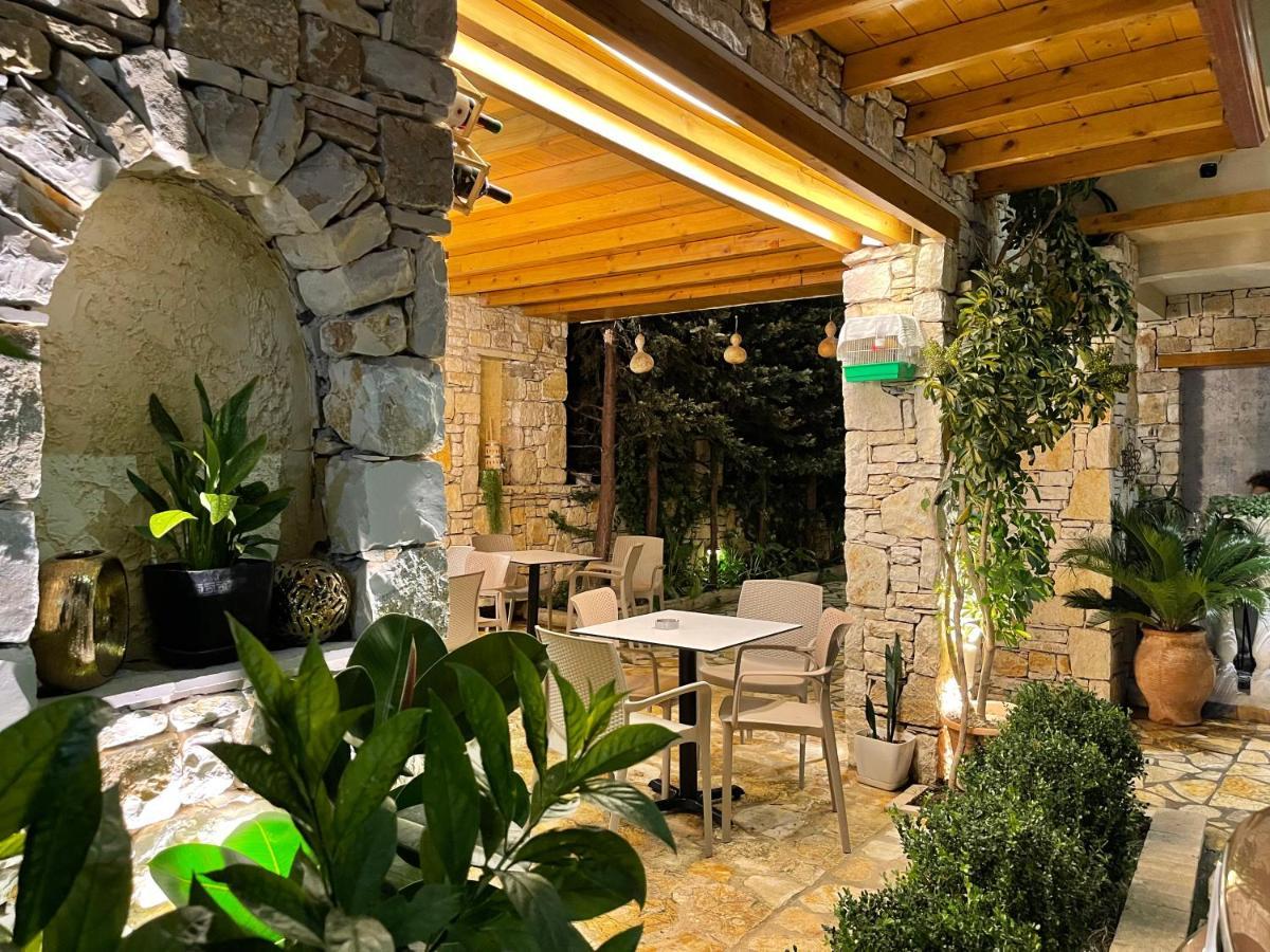 Arial Penthouse Suites Vlorë Exteriör bild