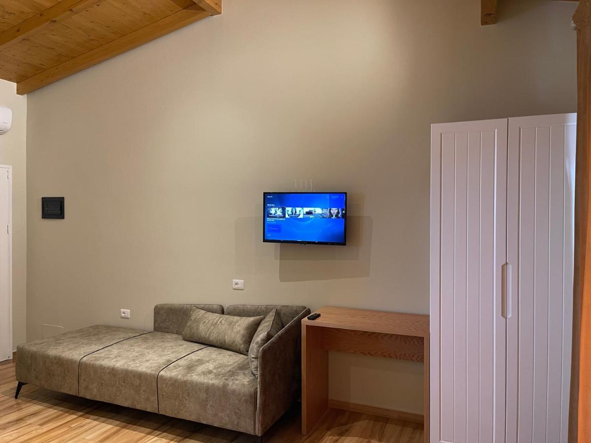 Arial Penthouse Suites Vlorë Exteriör bild