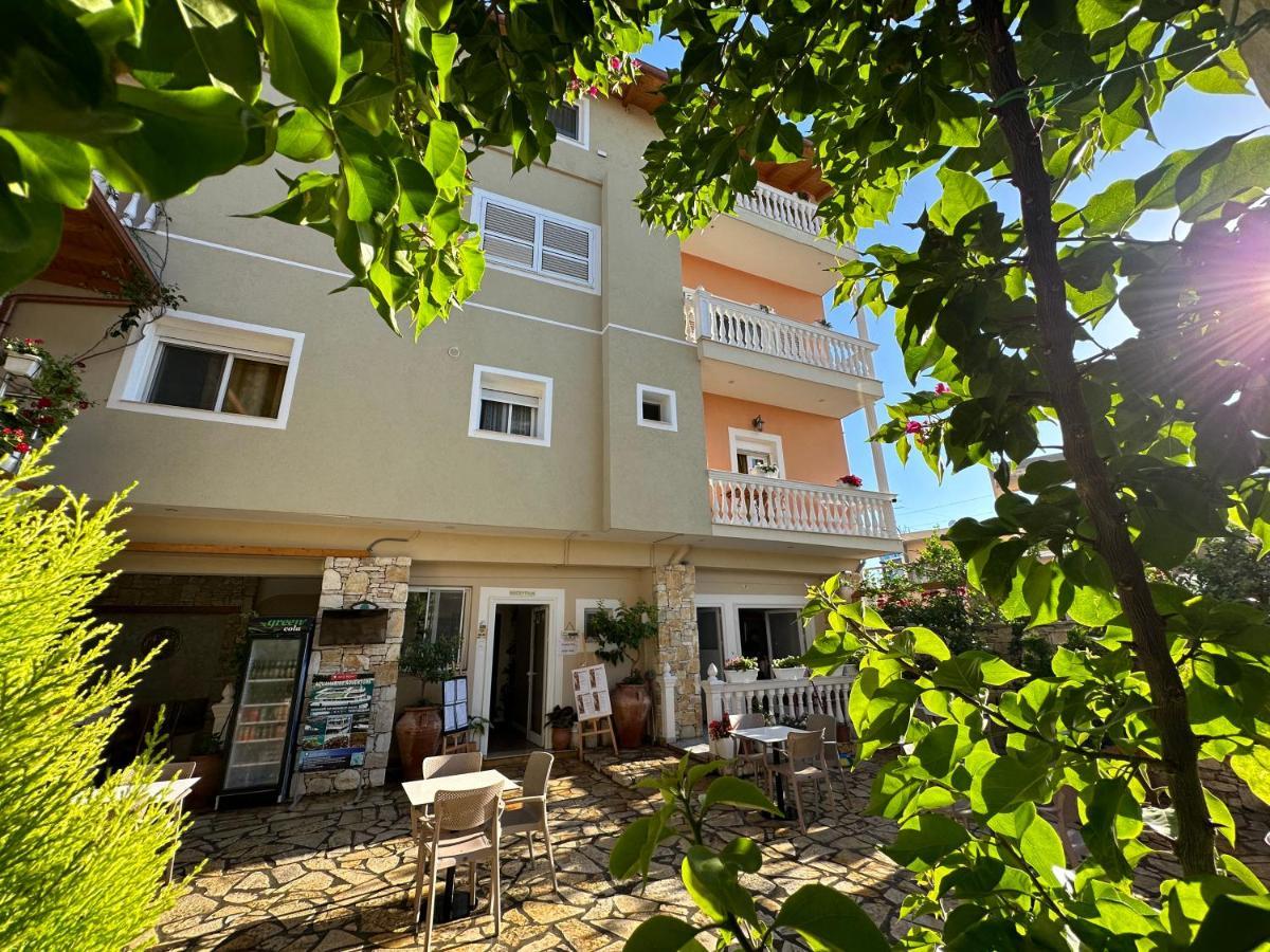 Arial Penthouse Suites Vlorë Exteriör bild