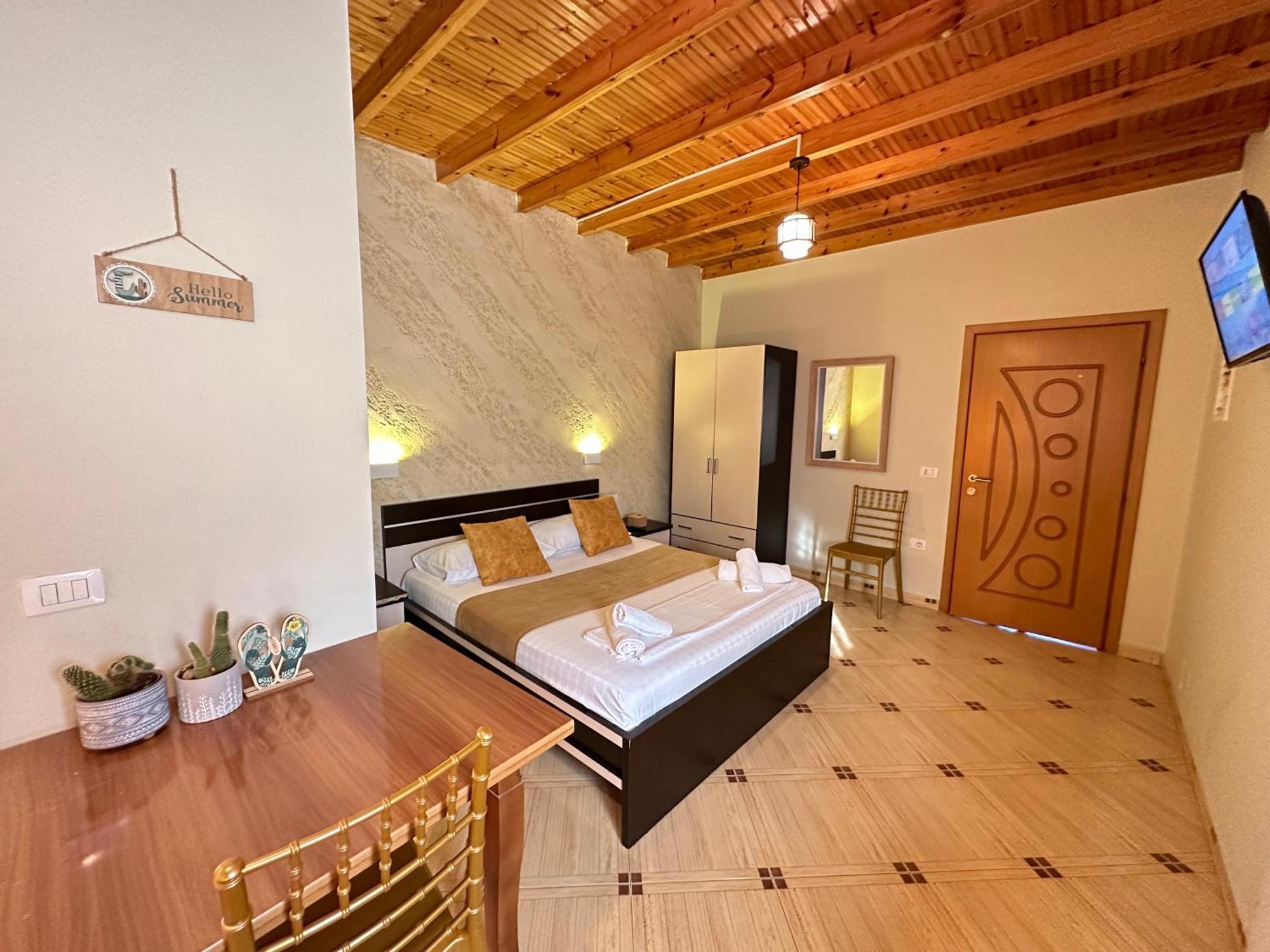 Arial Penthouse Suites Vlorë Exteriör bild