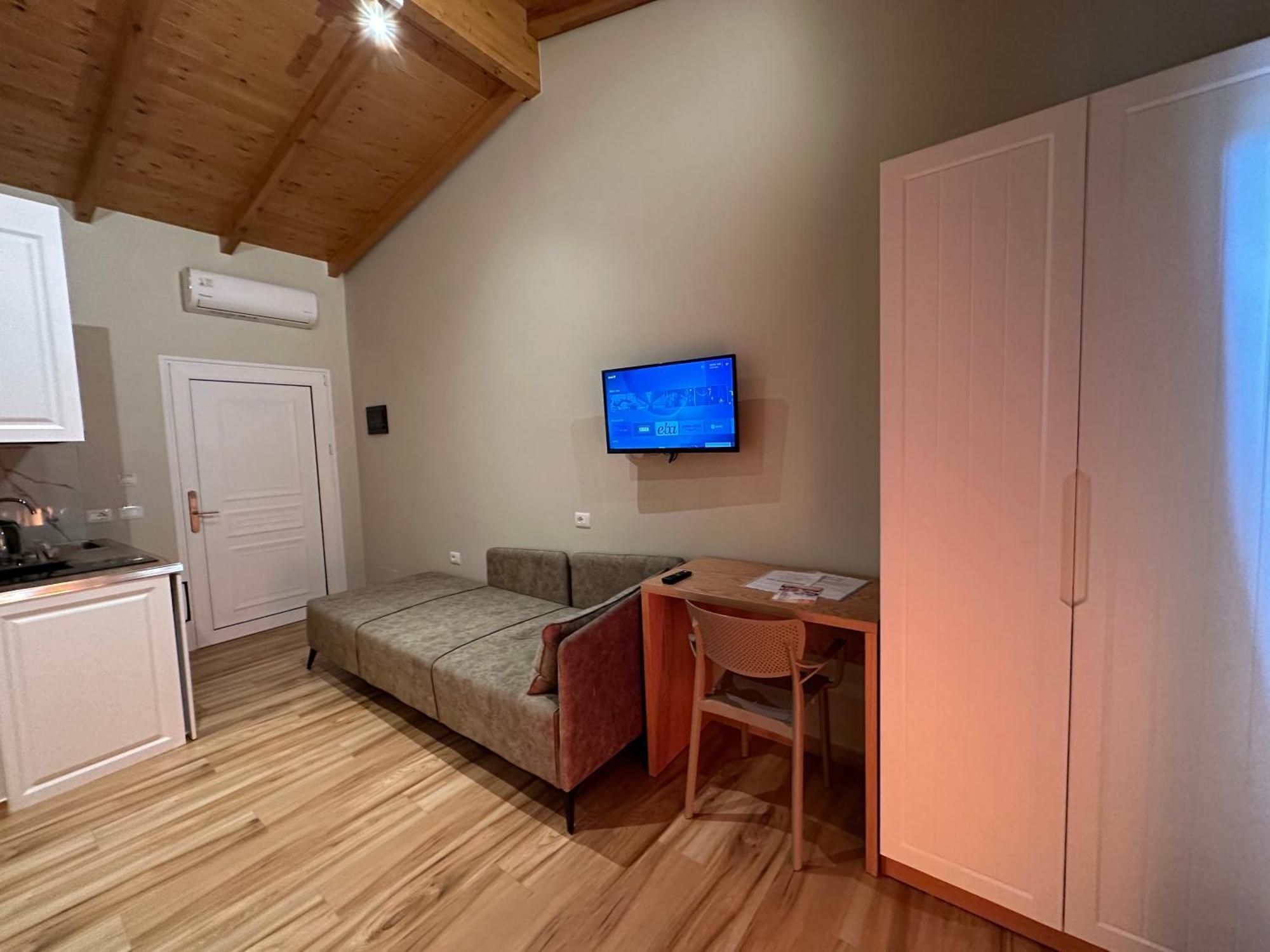 Arial Penthouse Suites Vlorë Exteriör bild