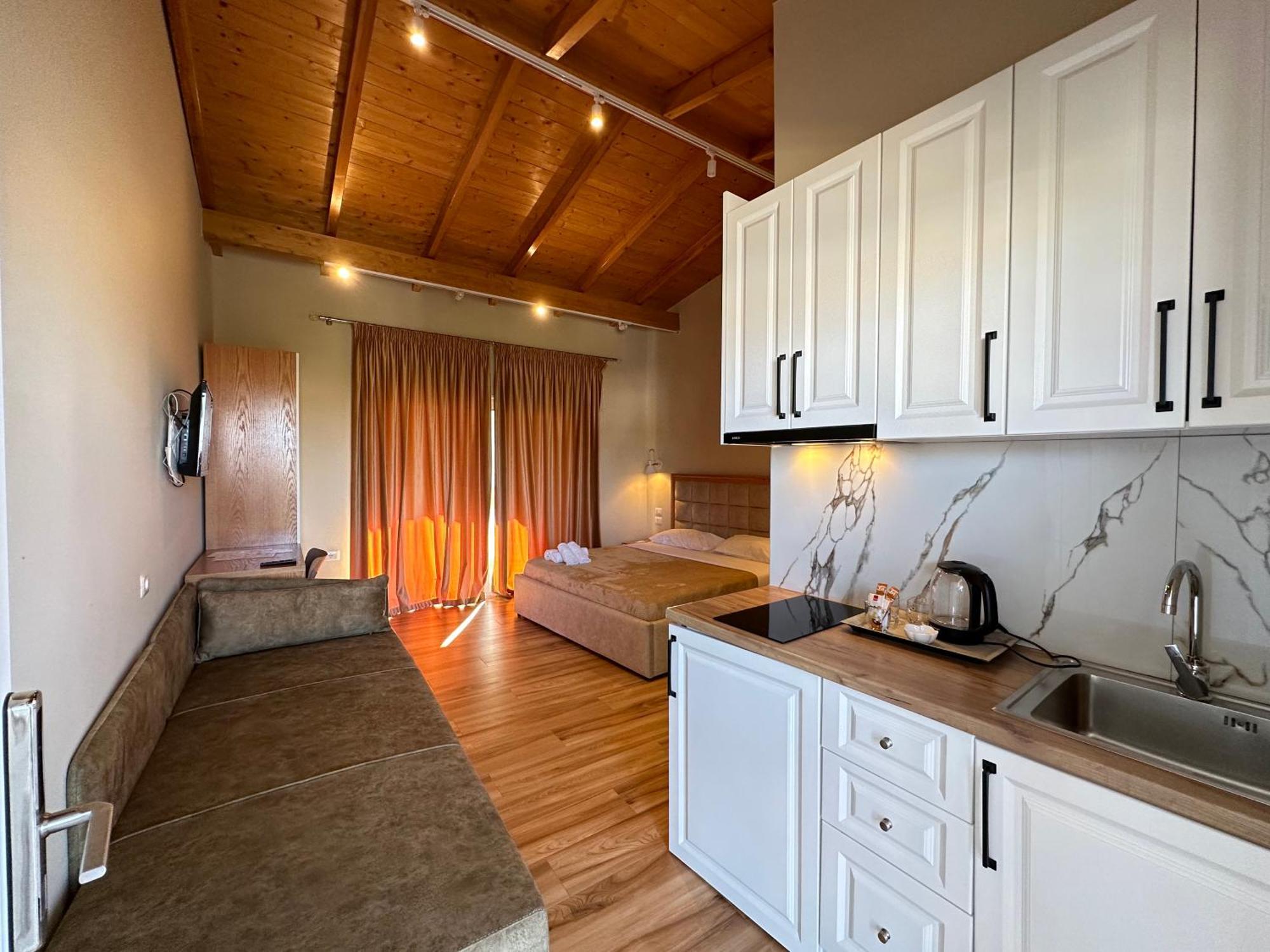 Arial Penthouse Suites Vlorë Exteriör bild