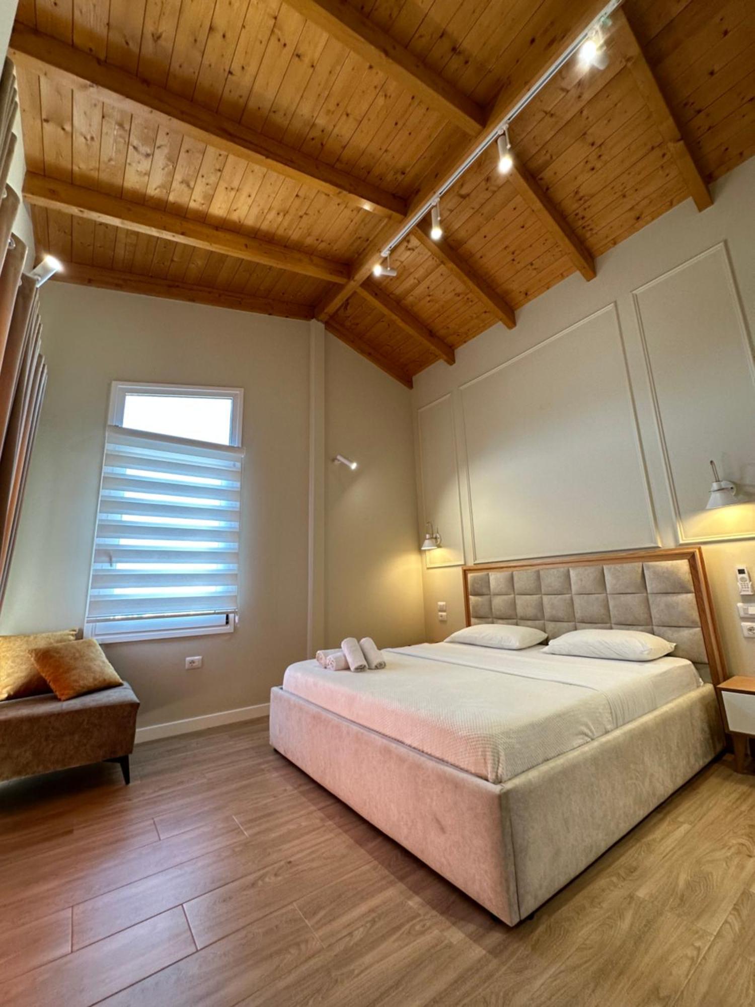 Arial Penthouse Suites Vlorë Exteriör bild