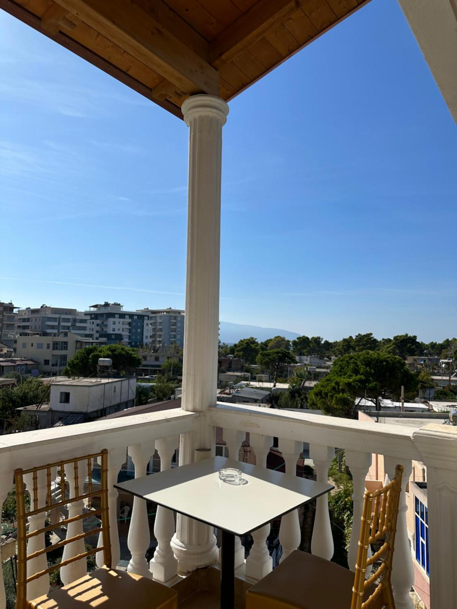 Arial Penthouse Suites Vlorë Exteriör bild