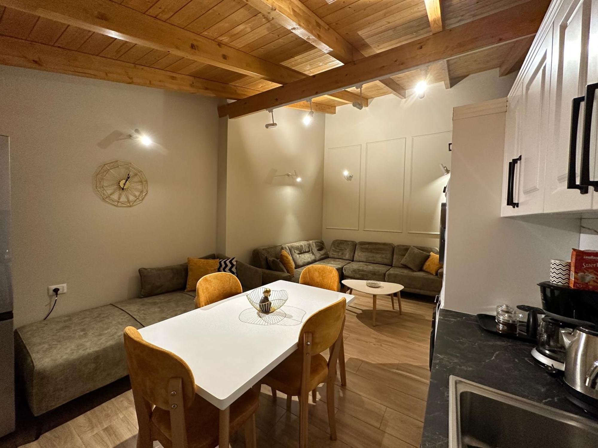 Arial Penthouse Suites Vlorë Exteriör bild