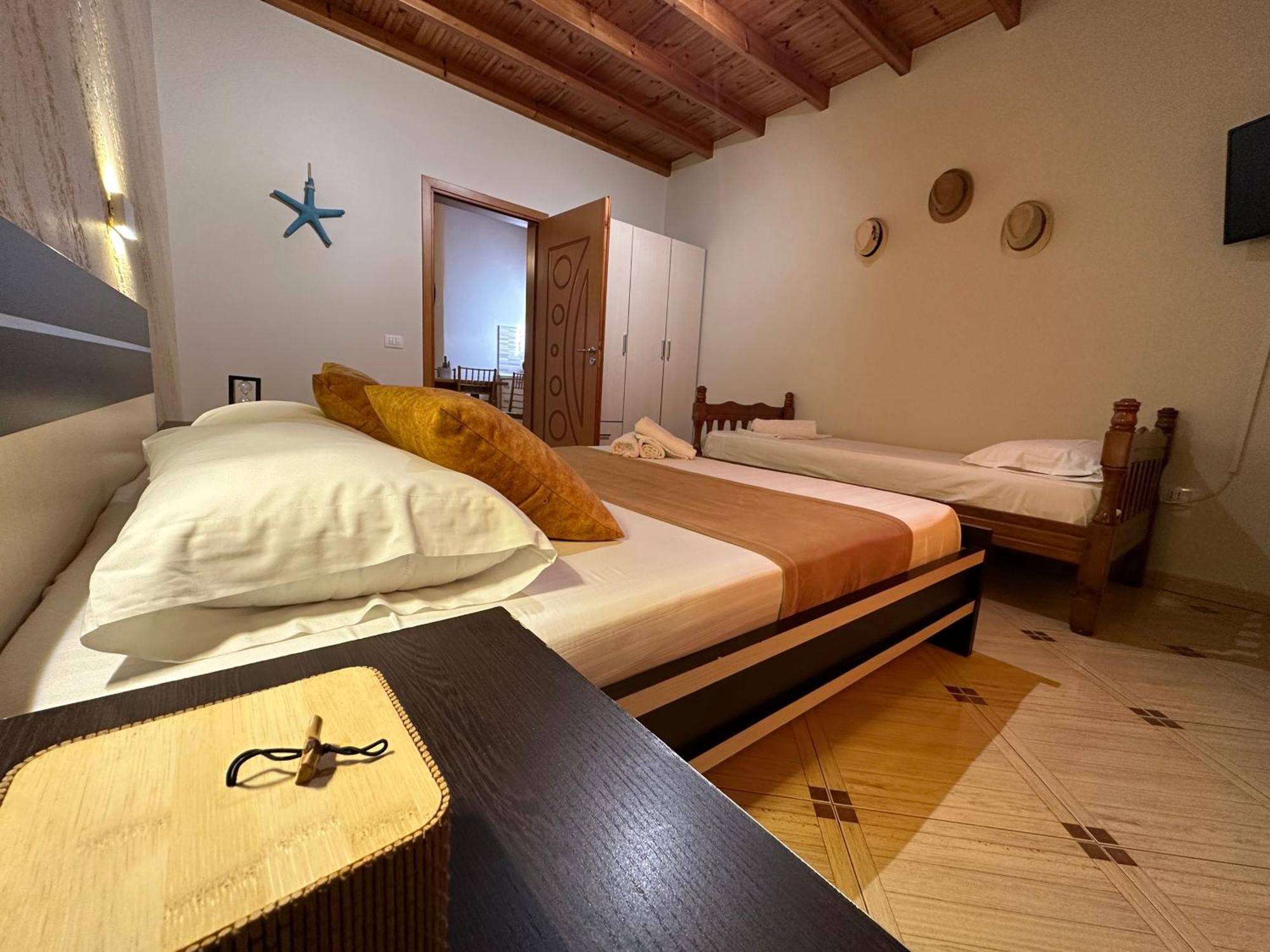 Arial Penthouse Suites Vlorë Exteriör bild