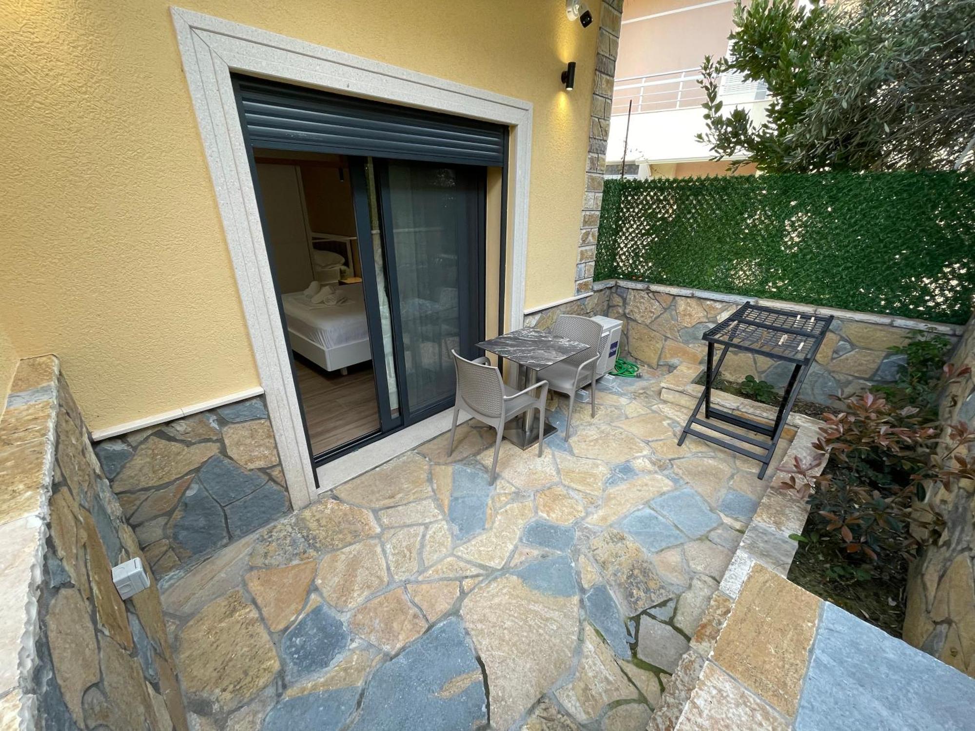 Arial Penthouse Suites Vlorë Rum bild