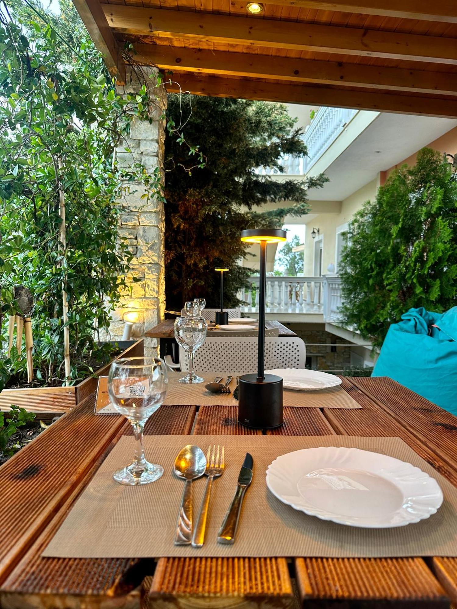 Arial Penthouse Suites Vlorë Exteriör bild
